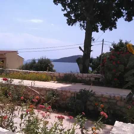 Mikros Gialos Apartments