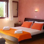 Mikros Gialos Apartments
