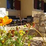 Mikros Gialos Apartments شقة