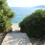 Mikros Gialos Apartments *