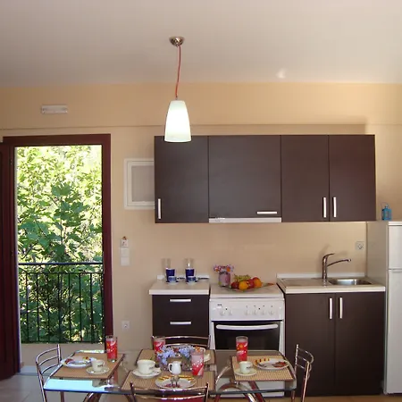 Mikros Gialos Apartments شقة