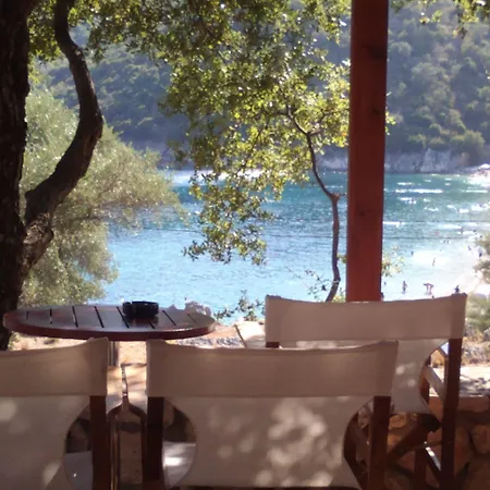 Mikros Gialos Apartments Apartman