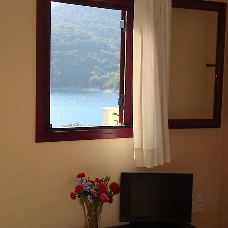 Mikros Gialos Apartments