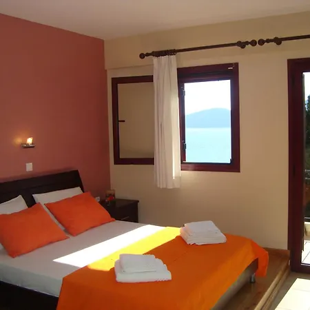 Апартамент Mikros Gialos Apartments *