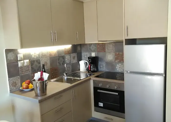 Mikros Gialos Apartments *