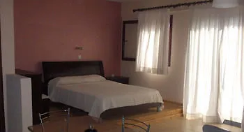 Mikros Gialos Apartments *